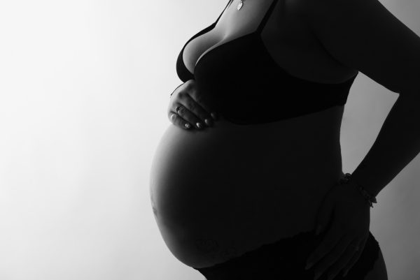 newborn and family photographer ipswich maternity image