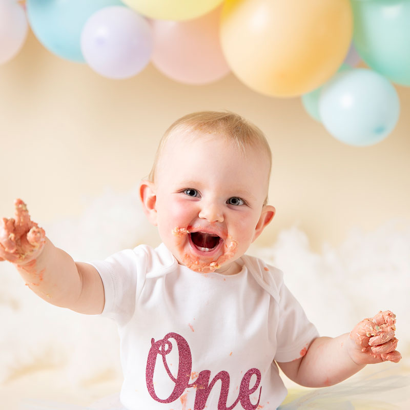 cakesmash2 newborn and family photographer ipswich maternity laying down